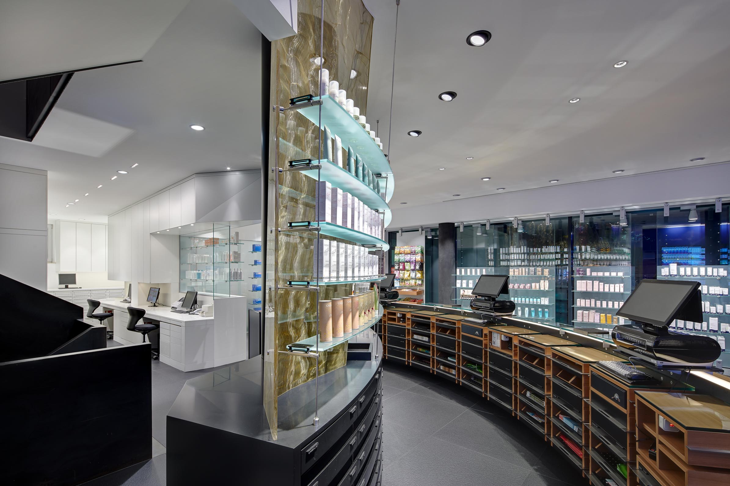 Aesculap Apotheke, Sichtwahl und Arbeitsbereich