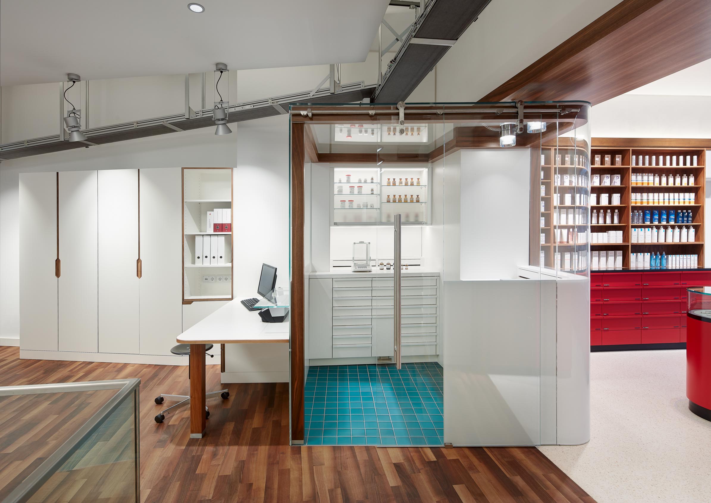 Germania Apotheke Aachen, Arbeitsbereich mit Rezeptur