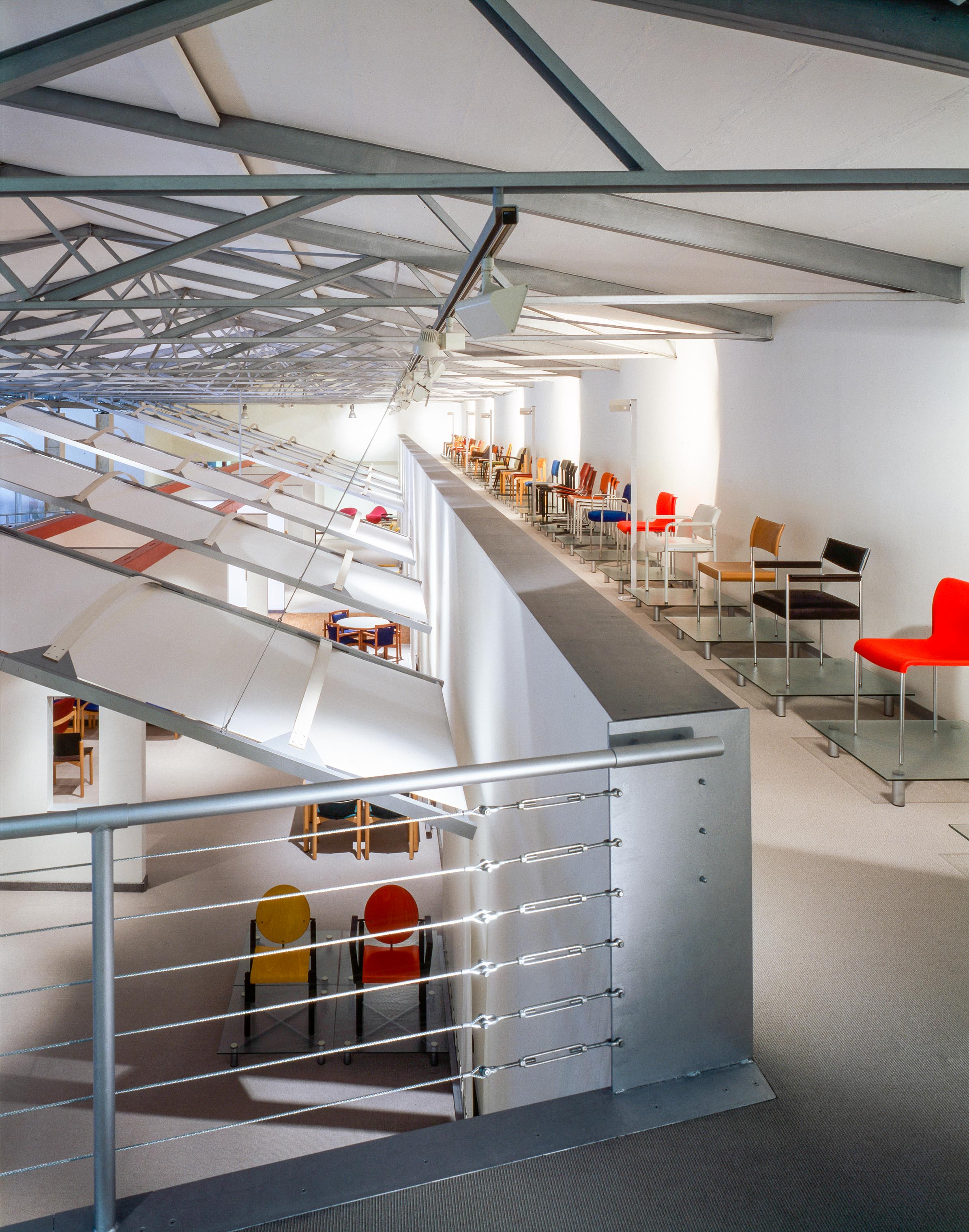 Galerie mit Präsentation der Sitzmöbel